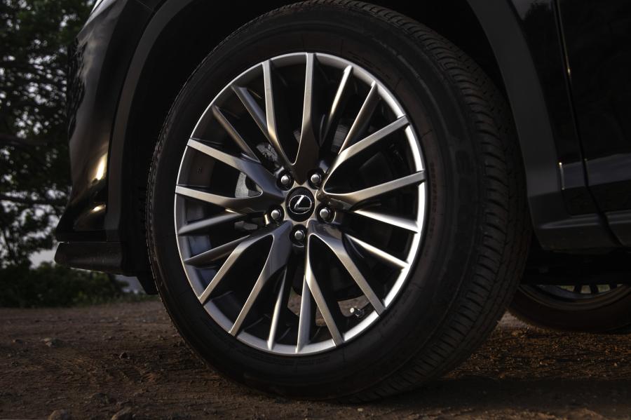 Колеса Lexus RX450h F-Sport 2019 года  (NA) (фото 23 из 37)